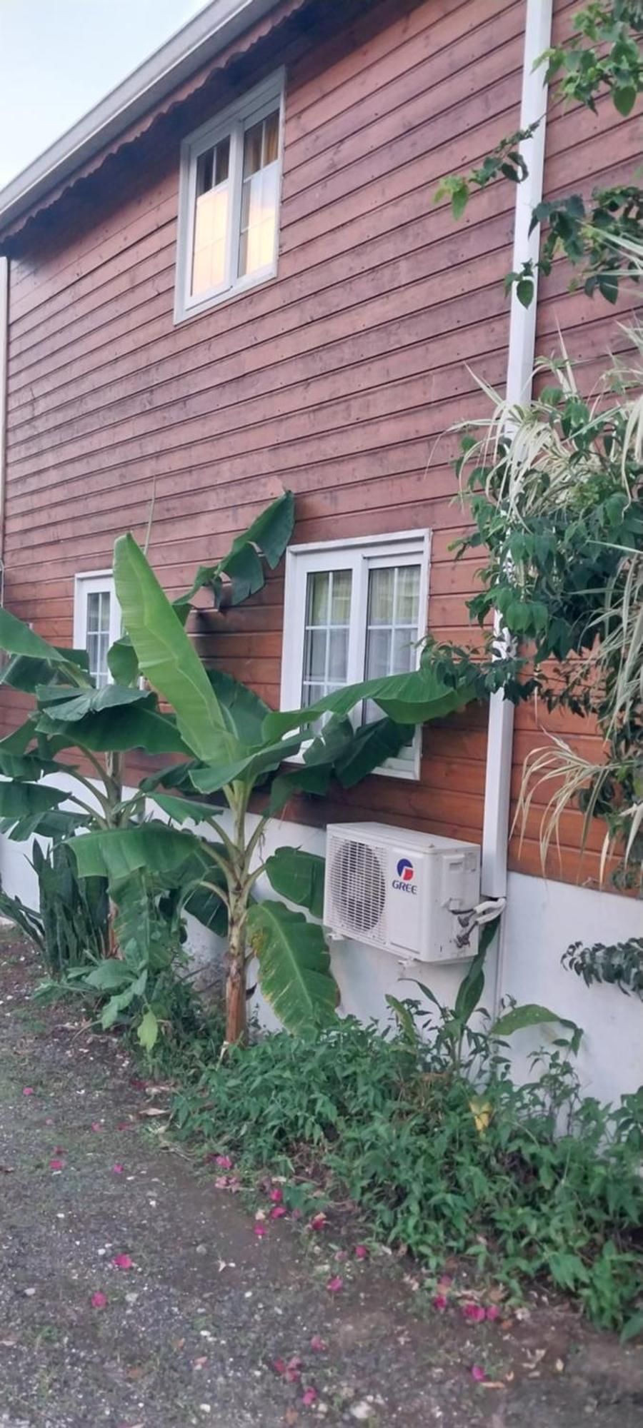 Le Cosy Bungalow De Lili / 5Min De L'Aeroport Les Abymes Exterior photo